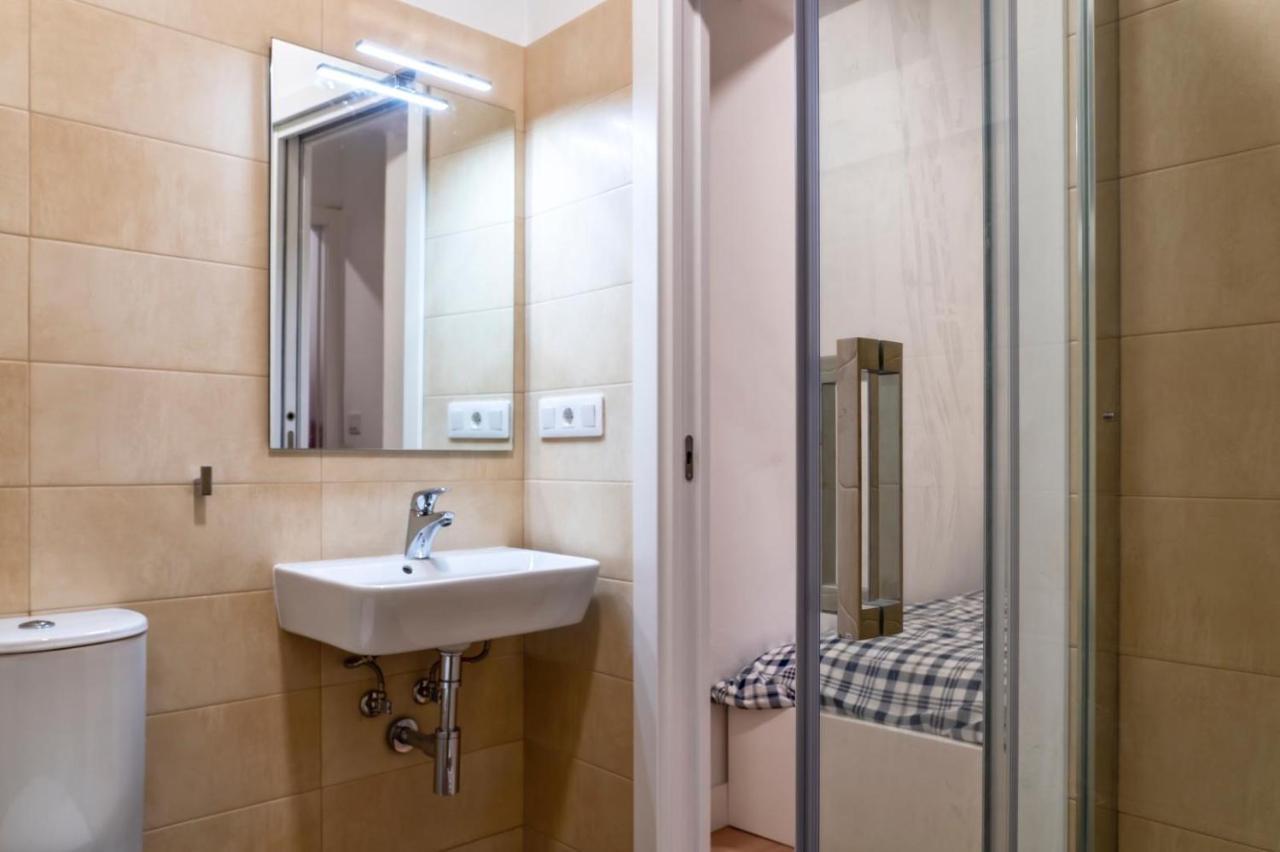 Moderno-Dinamico Vigo Exterior foto